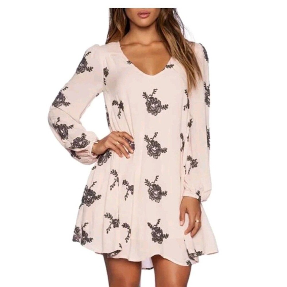 FREE PEOPLE Pink Gray Emma Floral Embroidered Boho Mini‎ Swing Dress Size Large